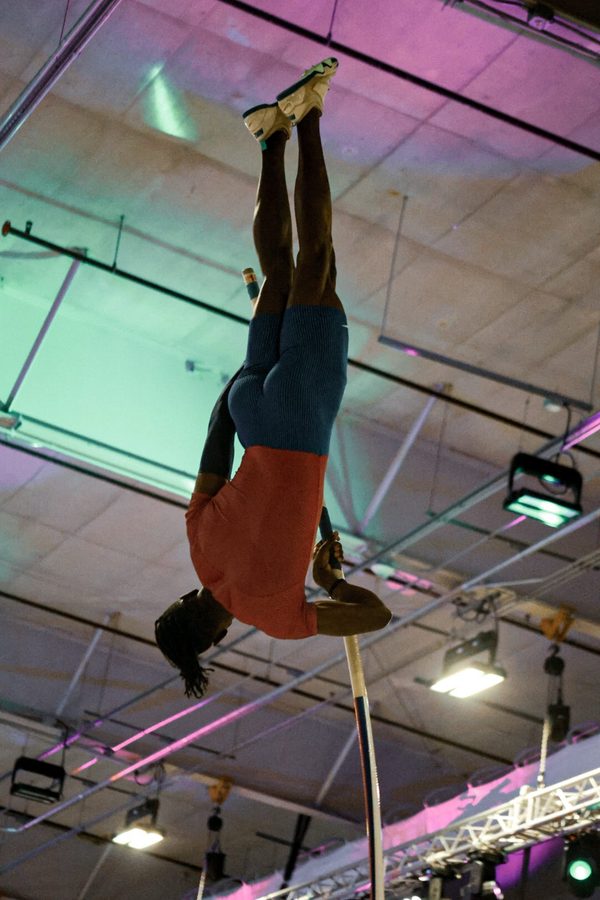 Brenden Vanderpool inverted over the bar